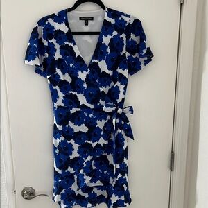 Banana Republic PRINT RUFFLE WRAP DRESS